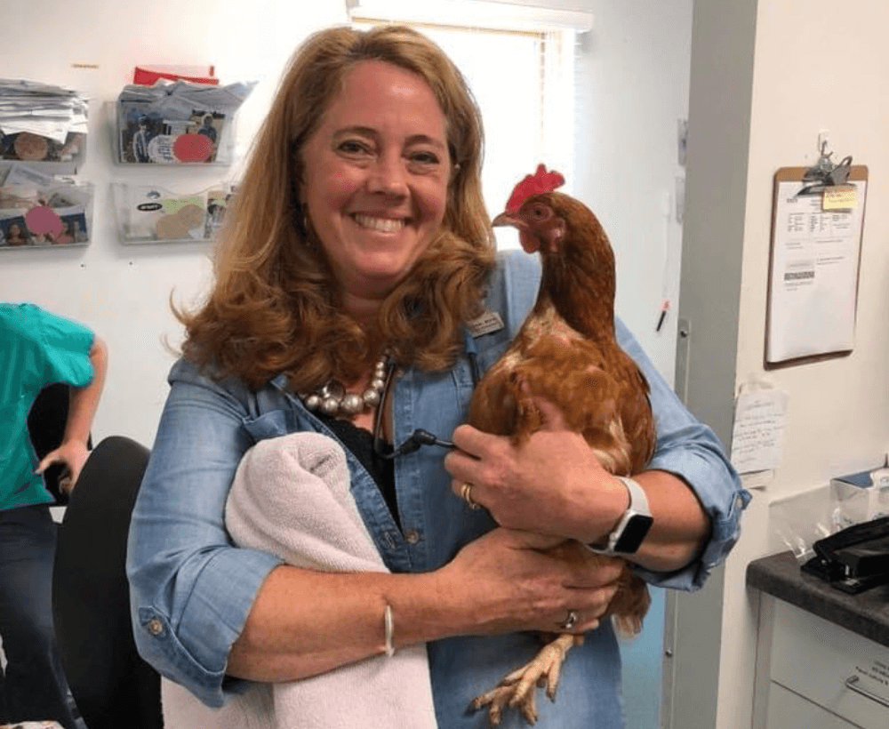 woman with chicken<br />
